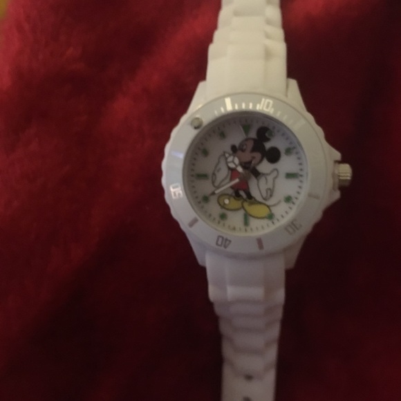 🎁Small face chronograph style watch/white - Picture 3 of 3